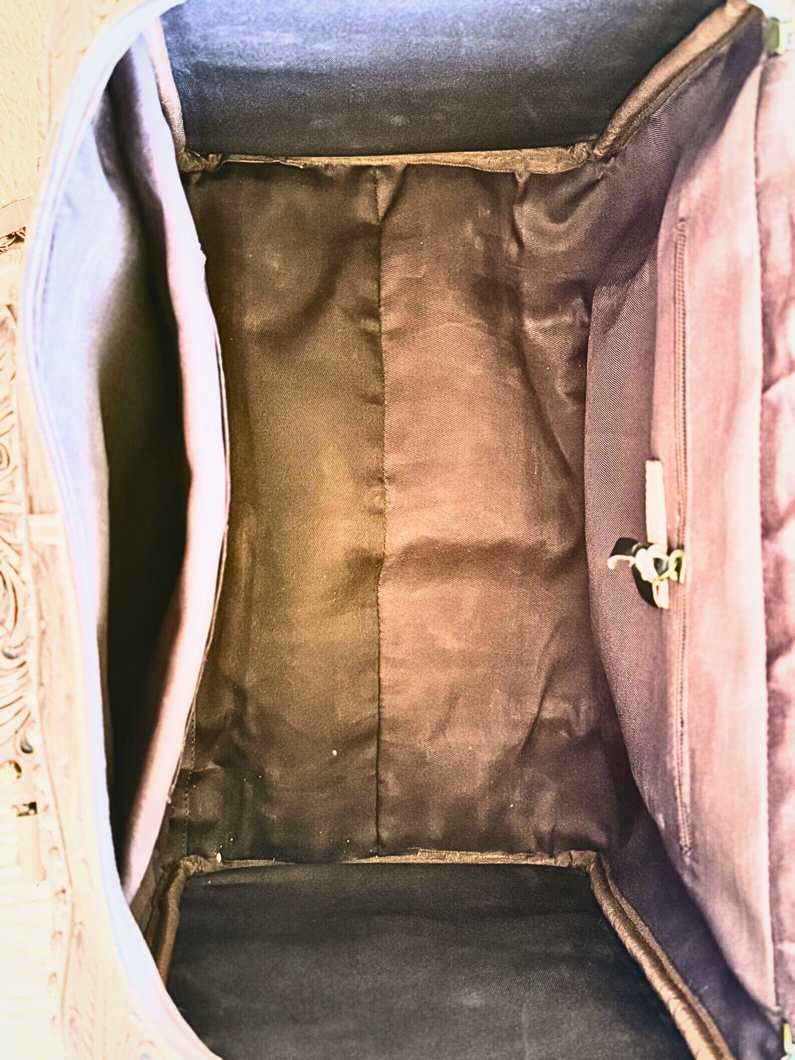 Barcelona Tooled Leather Duffel Bag : Natural Leather Western Handbags