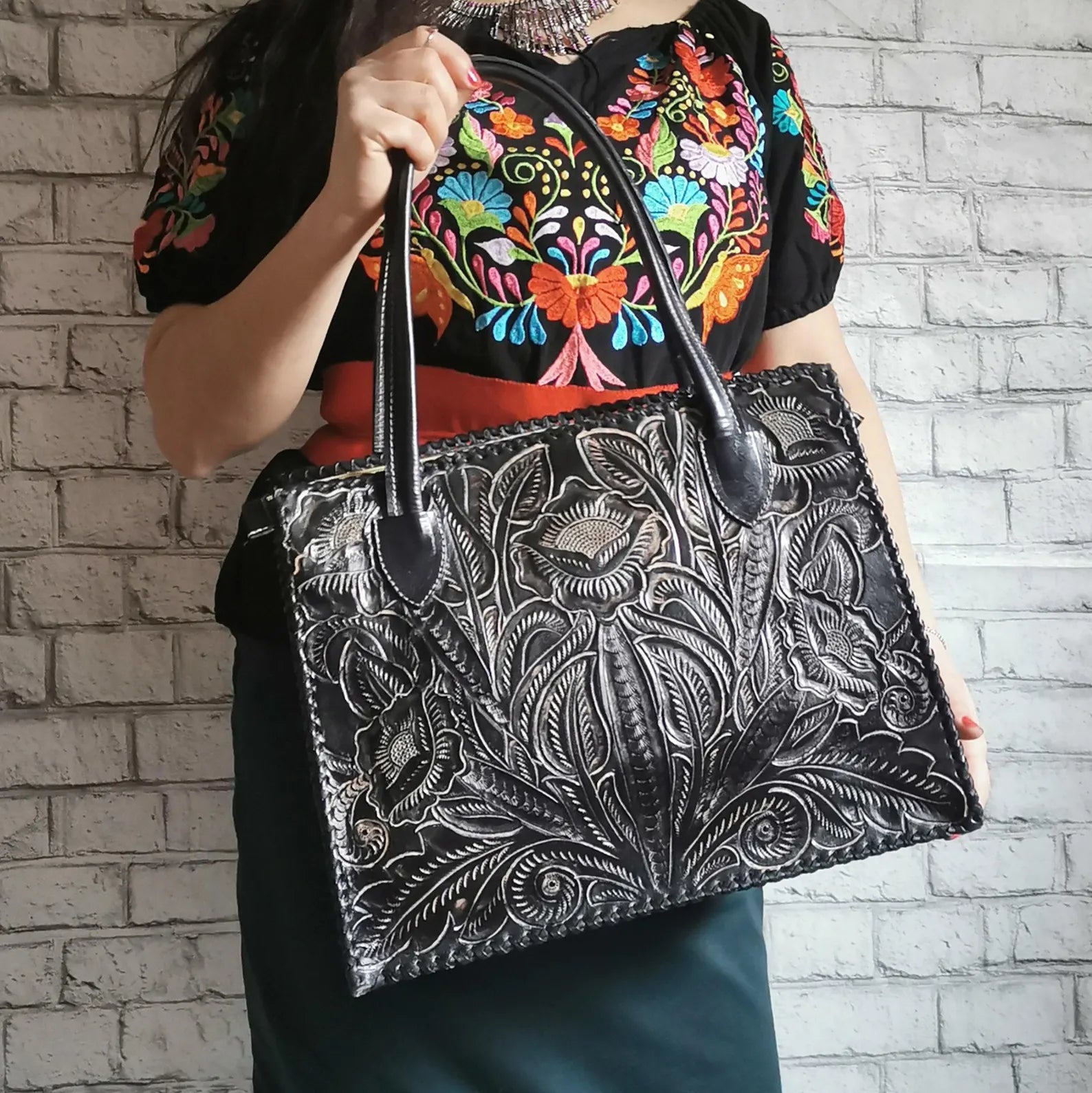 Handmade Tooled Leather Shoulder Bag: Vintage Cowhide Handbag